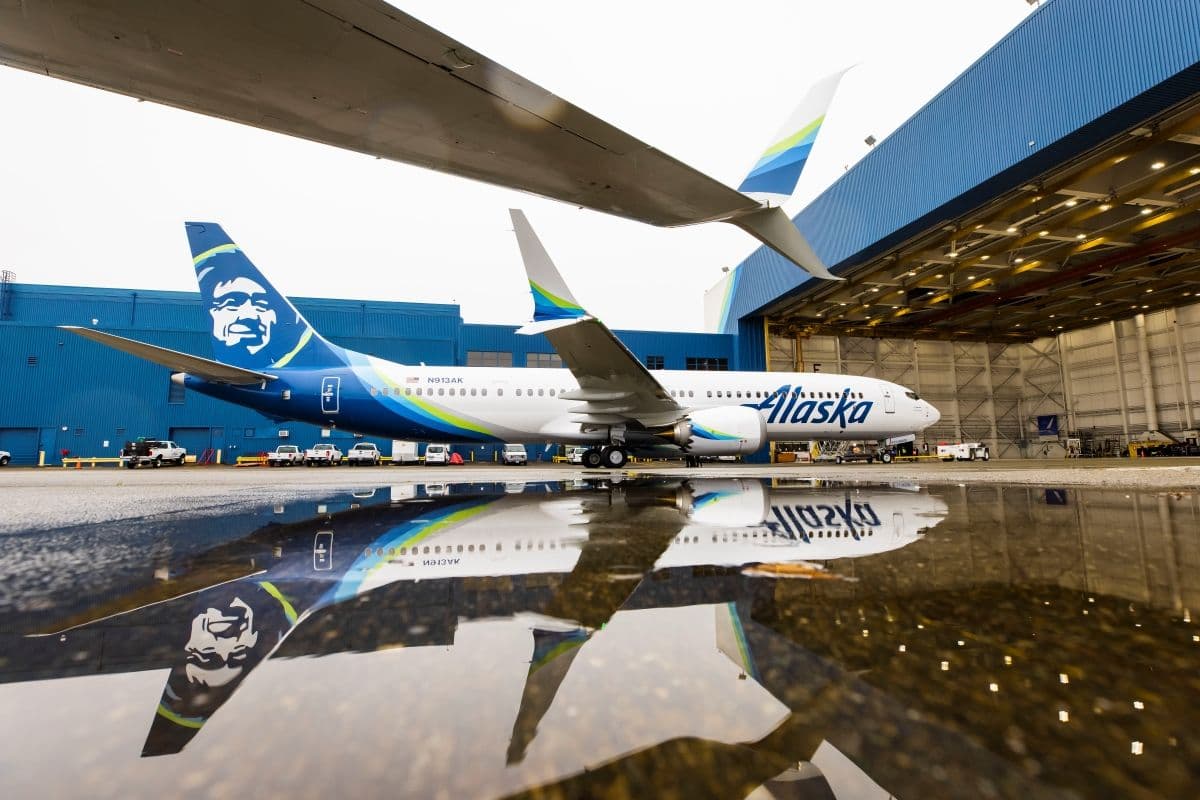 Behind The Scenes Tour Of The Alaska Airlines Airplane Hangar In Seattle